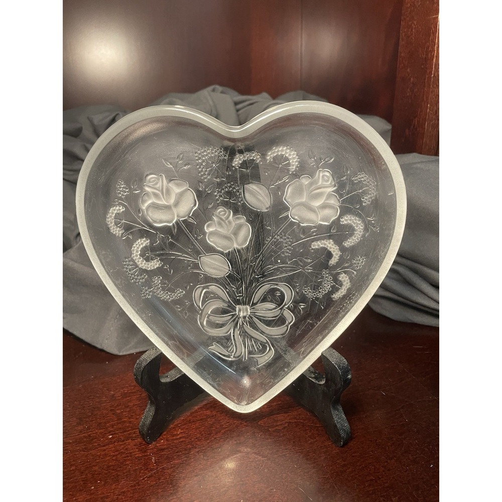 Mikasa Rose Sweetheart Bouquet Serving Tray Frosted Heart Shape